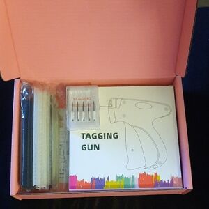 Tagging Gun Kit in White with Black Fasteners